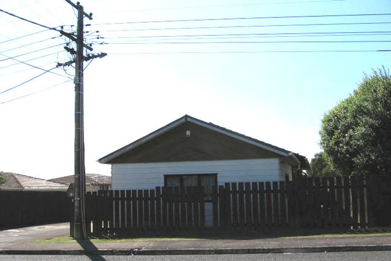 Photo of property in 1 Blease Street, New Lynn, Auckland, 0600