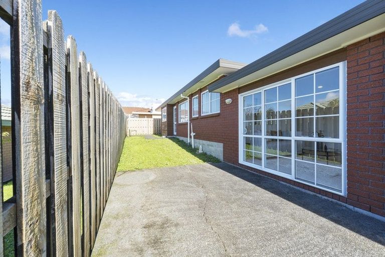 Photo of property in 2 Diana Place, Ranui, Auckland, 0612