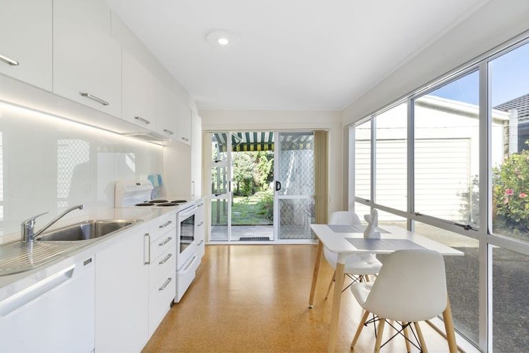 Photo of property in 20 Elizabeth Street, Orewa, 0931