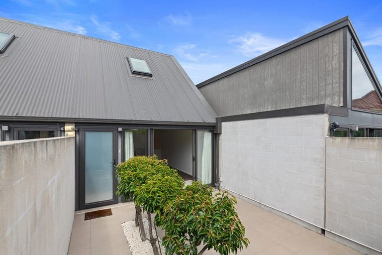 Photo of property in 7/20 North Avon Road, Richmond, Christchurch, 8013