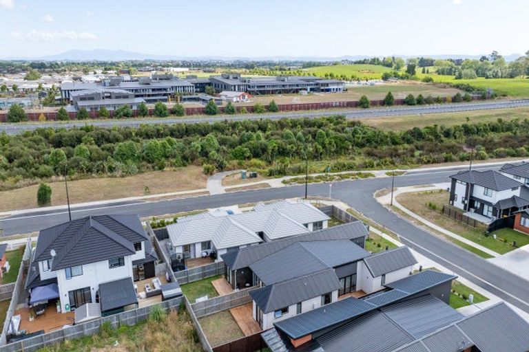 Photo of property in 8/16 Molesworth Street, Taita, Lower Hutt, 5011