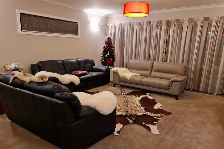 Photo of property in 2c Mckeefry Grove, Tawa, Wellington, 5028