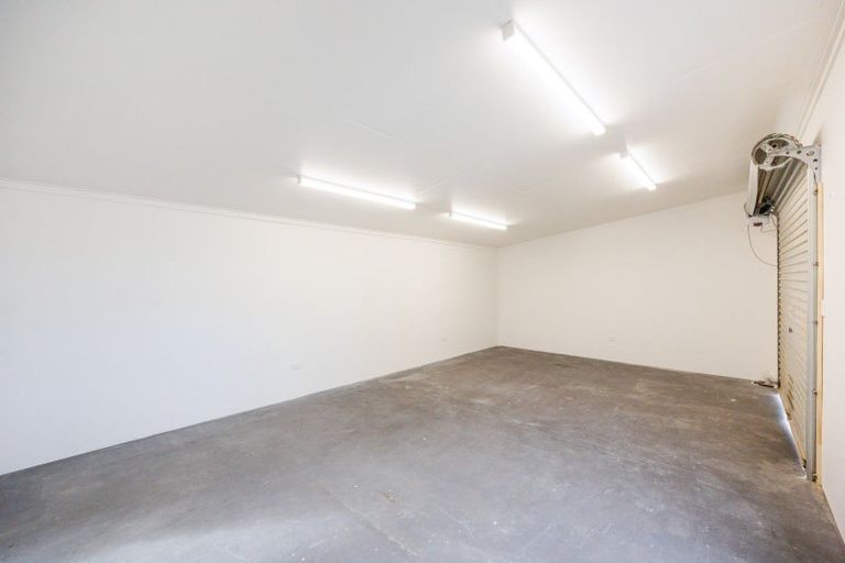 Photo of property in 972 Tremaine Avenue, Roslyn, Palmerston North, 4414