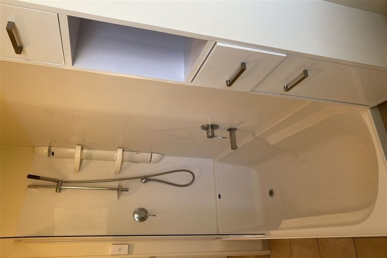 Photo of property in 8a Croydon Road, New Lynn, Auckland, 0600