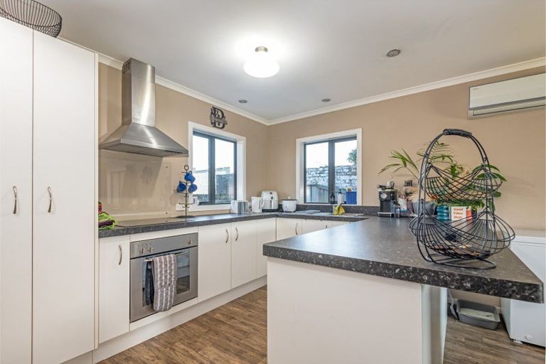 Photo of property in 56 Shamrock Street, Takaro, Palmerston North, 4412