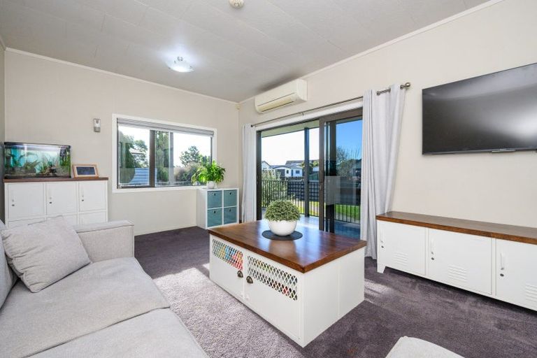 Photo of property in 6 Willowstream Grove, Cloverlea, Palmerston North, 4412