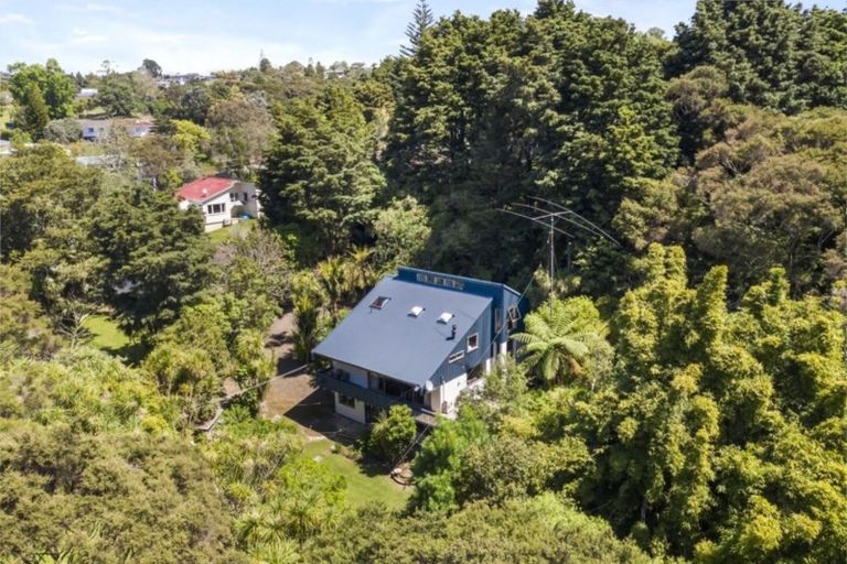 Photo of property in 32 Castleton Street, Birkdale, Auckland, 0626