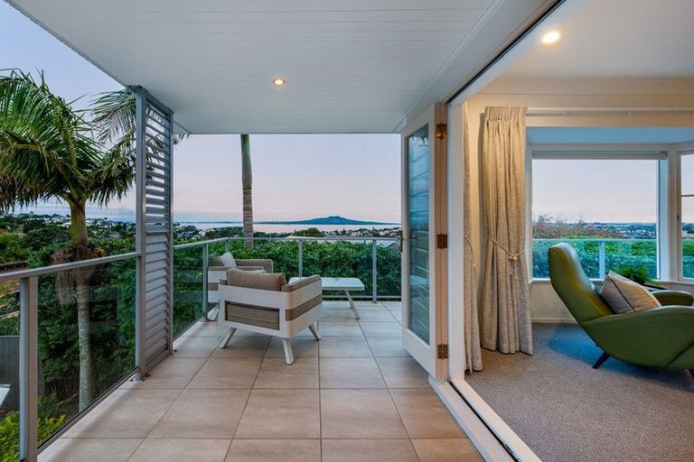 Photo of property in 107 East Coast Road, Castor Bay, Auckland, 0620