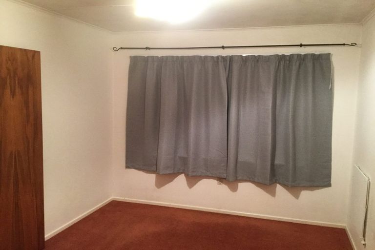 Photo of property in 87 Stewart Drive, Newlands, Wellington, 6037