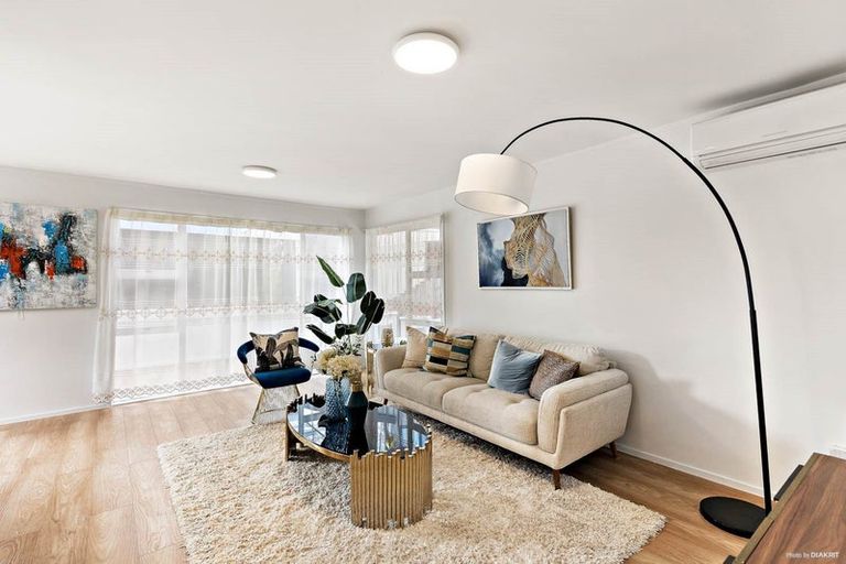 Photo of property in 9k View Road, Glenfield, Auckland, 0627