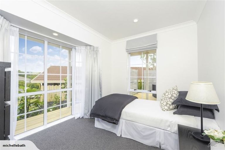 Photo of property in 14 Gala Place, Henderson, Auckland, 0612