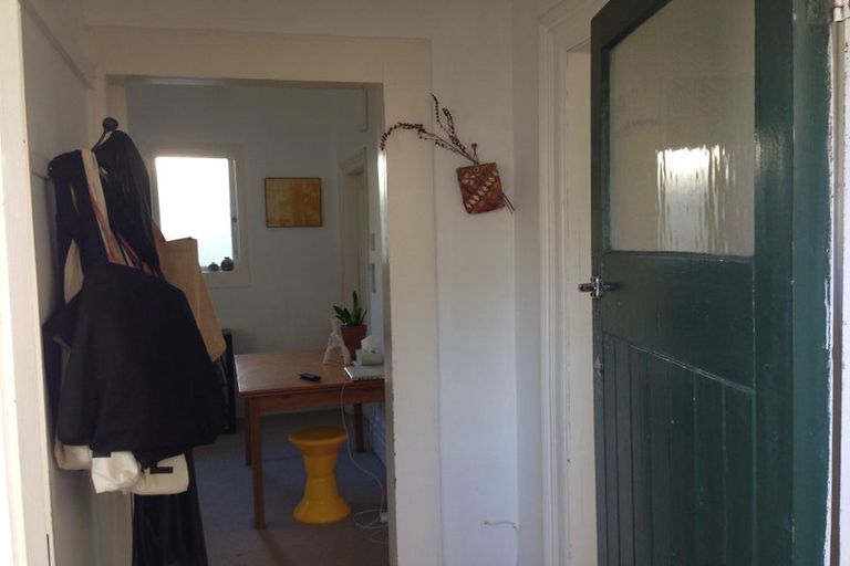 Photo of property in 69 Rolleston Street, Mount Cook, Wellington, 6021