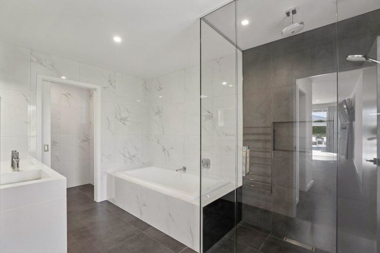 Photo of property in 314 Beacon Point Road, Wanaka, 9305