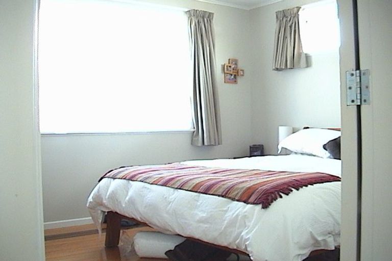 Photo of property in 5 Kaweka Street, New Lynn, Auckland, 0600