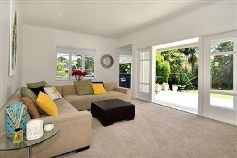 Photo of property in 19 Brook Street, Milford, Auckland, 0620