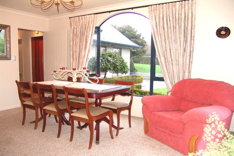 Photo of property in 121 Leger Grove, Te Awamutu, 3875