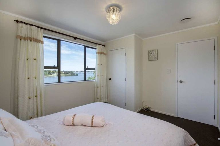 Photo of property in 1/22 Bramley Drive, Farm Cove, Auckland, 2012