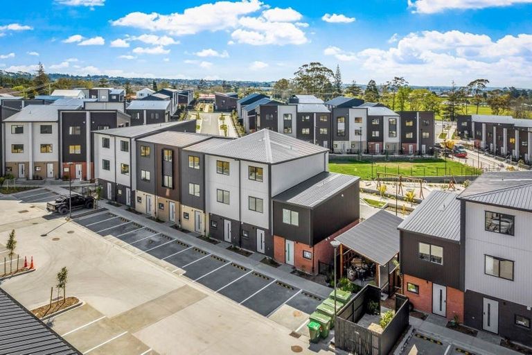 Photo of property in 9/25 Jabuka Street, Glen Eden, 0602