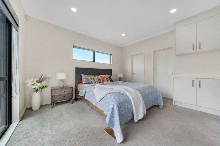Photo of property in 6 Kakabeak Way, Takanini, 2110