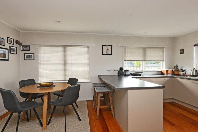 Photo of property in 5 Pembroke Street, Taradale, Napier, 4112