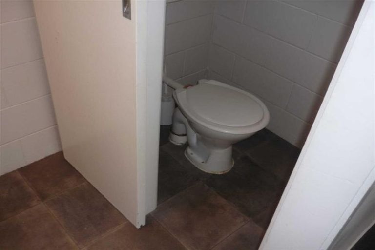 Photo of property in 16 Findlay Street, Moturoa, New Plymouth, 4310