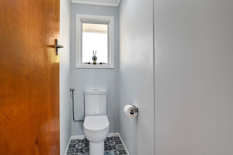 Photo of property in 2 Thames Street, Welbourn, New Plymouth, 4310