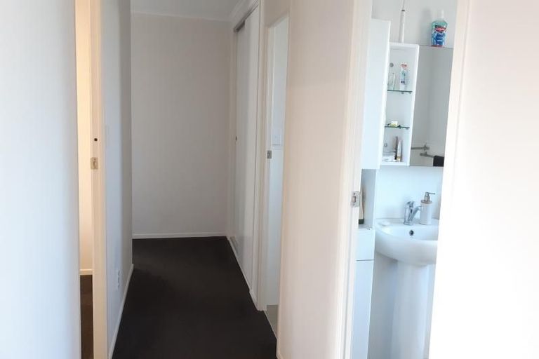 Photo of property in 11 Henry Curd Terrace, Pukekohe, 2120