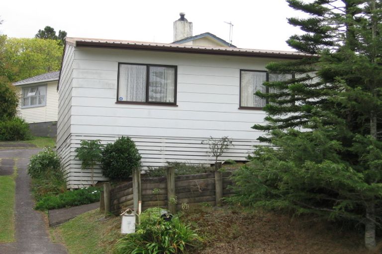 Photo of property in 1/15 Park Road, Glenfield, Auckland, 0629