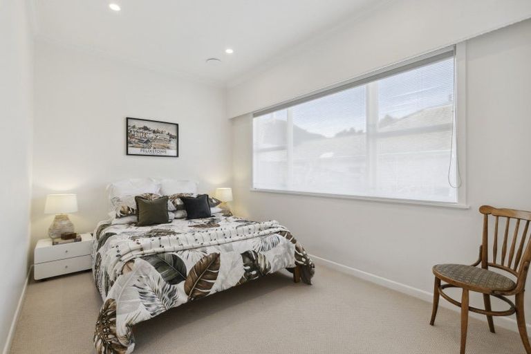 Photo of property in 8 Bristow Place, Karori, Wellington, 6012