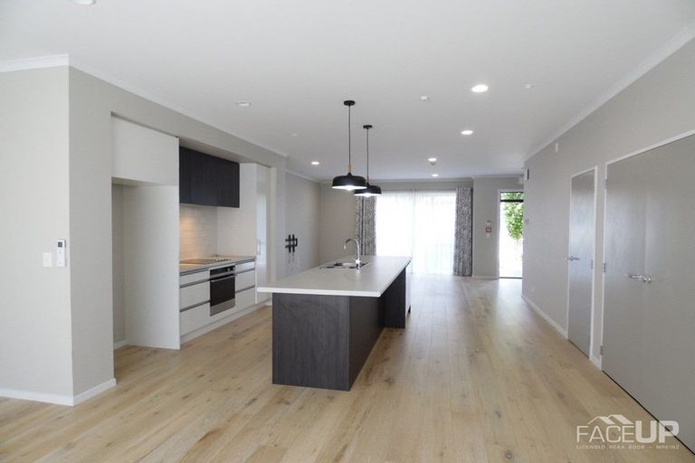 Photo of property in 213 Hobsonville Point Road, Hobsonville, Auckland, 0616