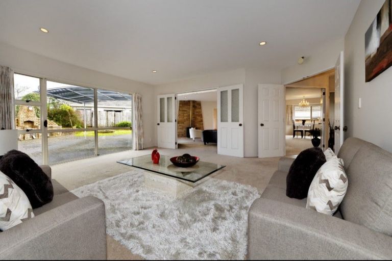Photo of property in 21 Suncrest Drive, West Harbour, Auckland, 0618