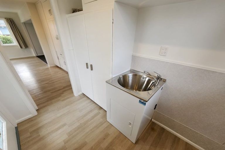 Photo of property in 176 Springs Road, Hornby, Christchurch, 8042