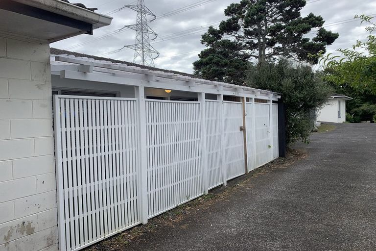Photo of property in 2/112 Portage Road, New Lynn, Auckland, 0600