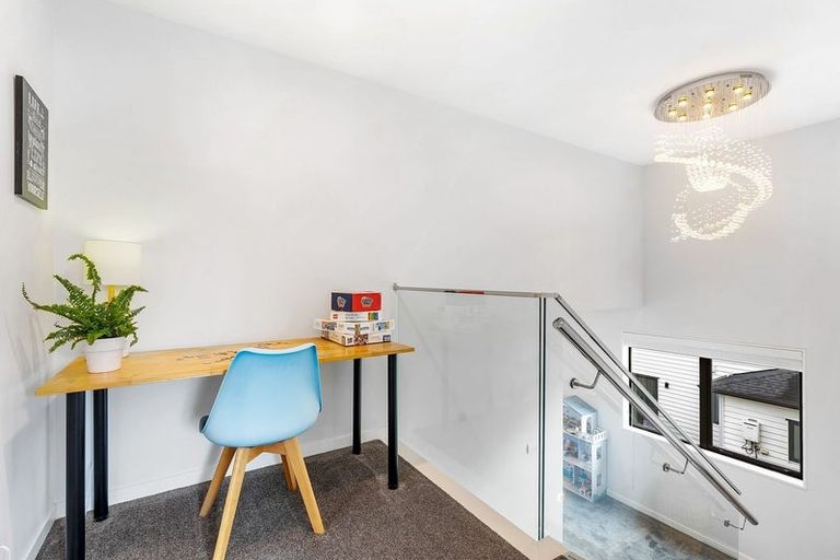 Photo of property in 1 Crompton Place, Orewa, 0931