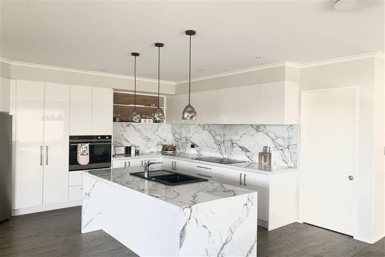 Photo of property in 9 Grove Way, Riverhead, 0820