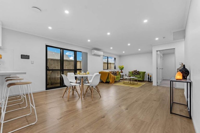 Photo of property in 95b Raglan Street, Mangere East, Auckland, 2024