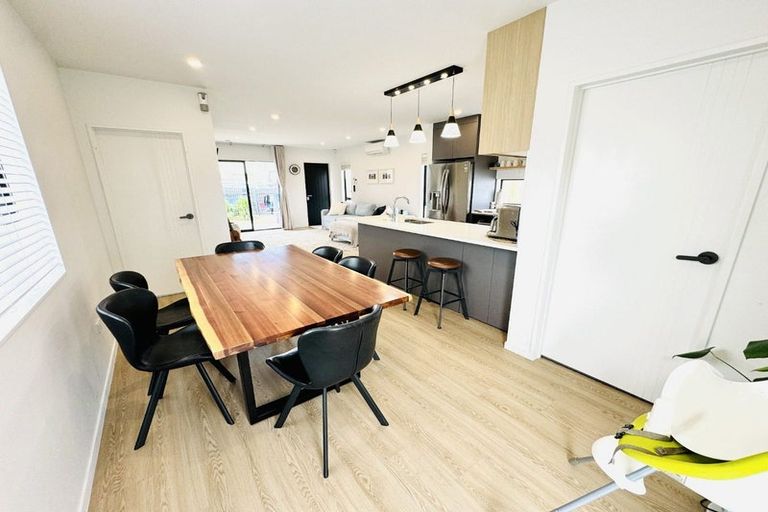 Photo of property in 64a Rosewarne Crescent, Glendene, Auckland, 0602