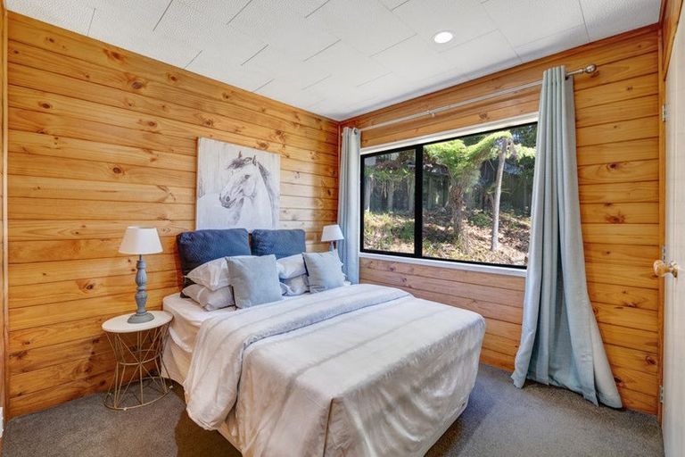 Photo of property in 7 Camilla Grove, Totara Vale, Auckland, 0629