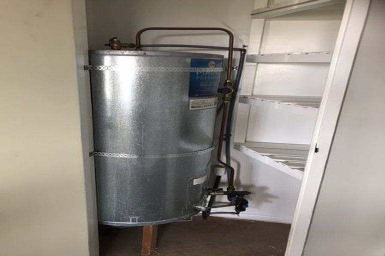 Photo of property in 2/2 Monde Place, Clover Park, Auckland, 2019