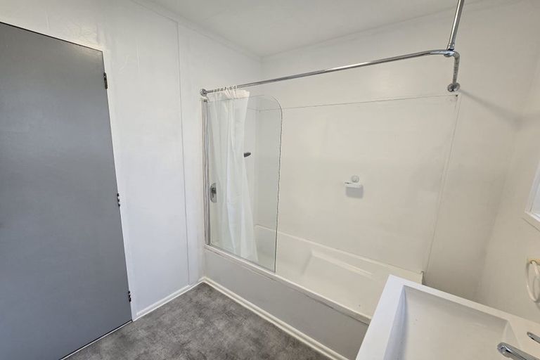 Photo of property in 51b Mana View Road, Paremata, Porirua, 5026