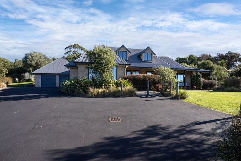 Photo of property in 23a Hyndhope Road, Kennedys Bush, Christchurch, 8025