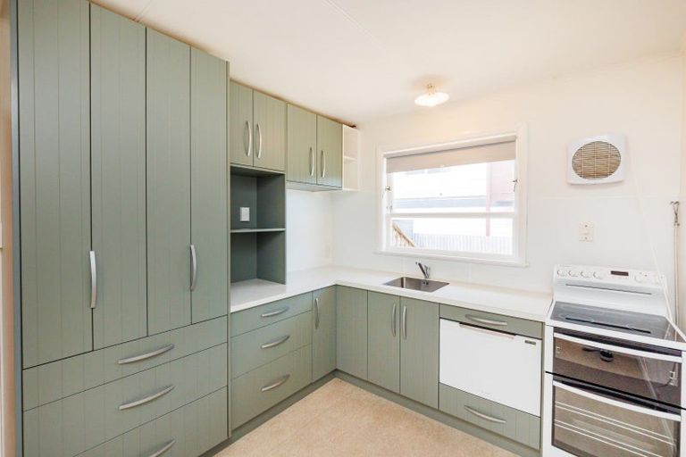 Photo of property in 1 Kiwi Court, Roslyn, Palmerston North, 4414