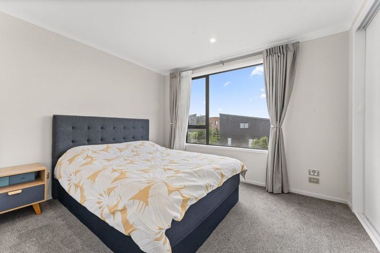 Photo of property in 20 Hobsonville Point Road, Hobsonville, Auckland, 0616