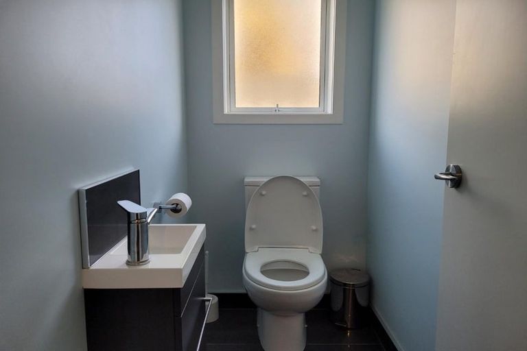 Photo of property in 2 James Kidd Place, Greytown, 5712