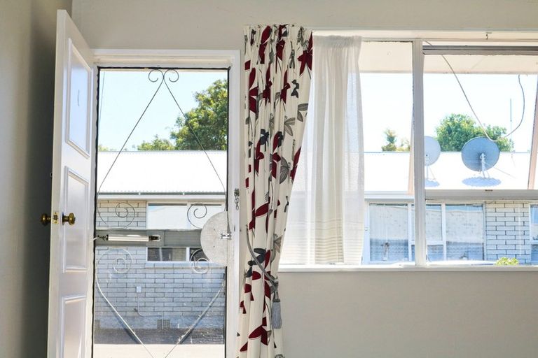 Photo of property in 6 Kiwi Court, Roslyn, Palmerston North, 4414