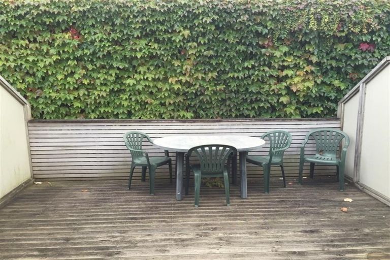 Photo of property in Pirie Street Townhouses, 22/35u Pirie Street, Mount Victoria, Wellington, 6011