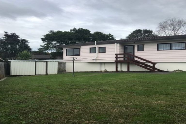 Photo of property in 1 Lowell Place, Massey, Auckland, 0614