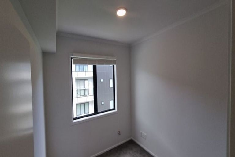 Photo of property in 10/11 Carlos Drive, Flat Bush, Auckland, 2016