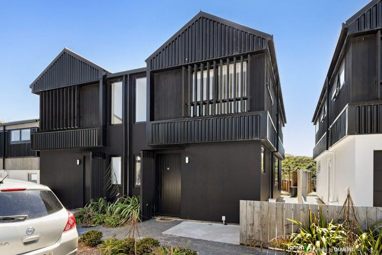 Photo of property in 19/6u Bushland Grove, Paparangi, Wellington, 6037