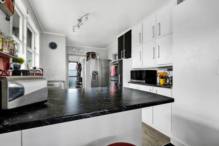 Photo of property in 65 Cloten Road, Stratford, 4332